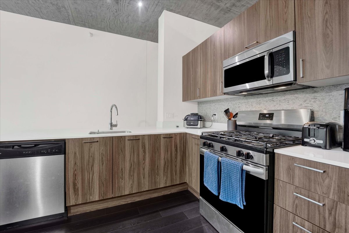 1345 S Wabash Avenue 907 Property Photo 6