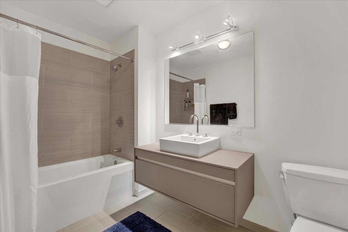 1345 S Wabash Avenue 907 Property Photo 11