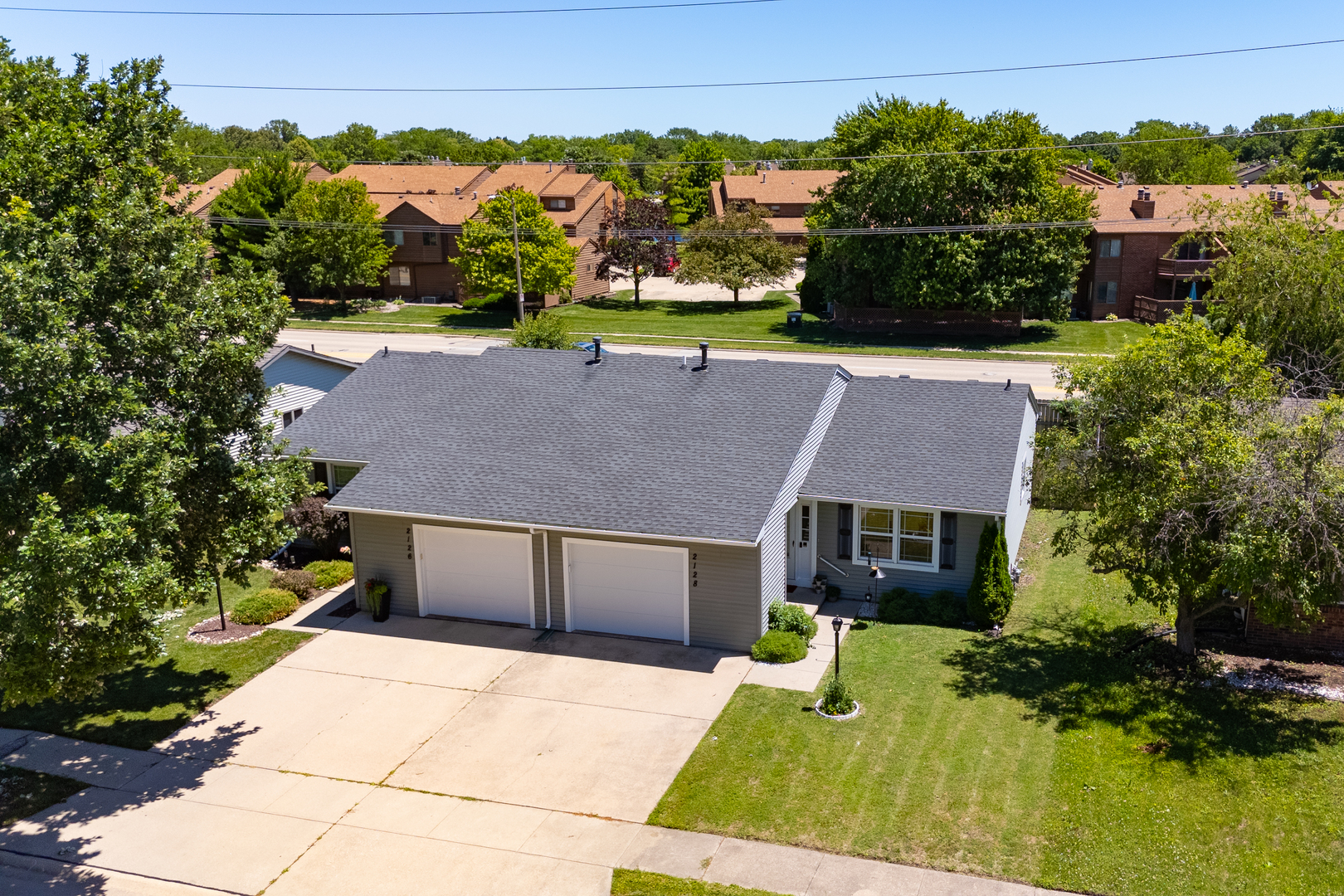2128 Ivy Court Property Photo 3