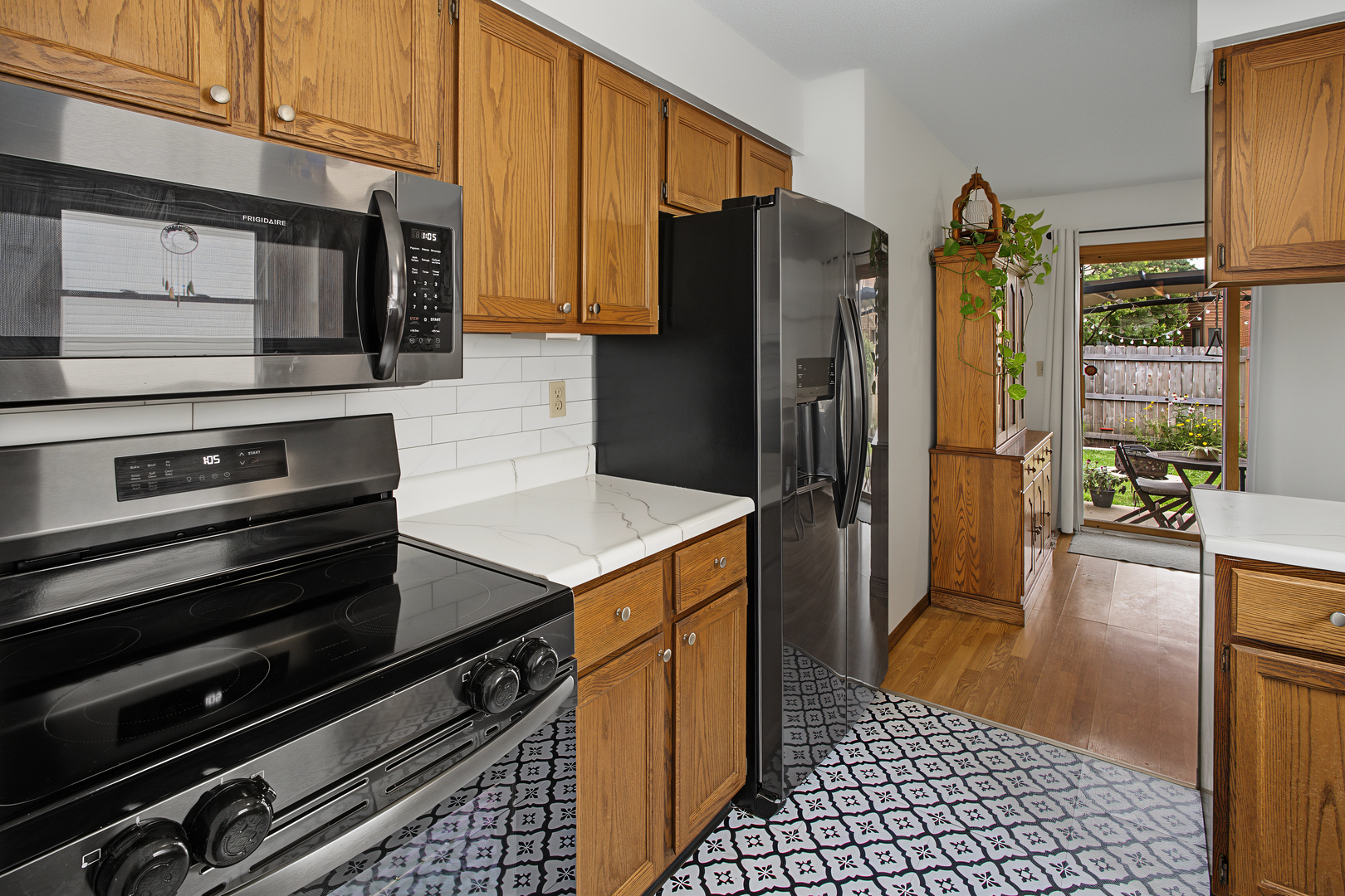 2128 Ivy Court Property Photo 17