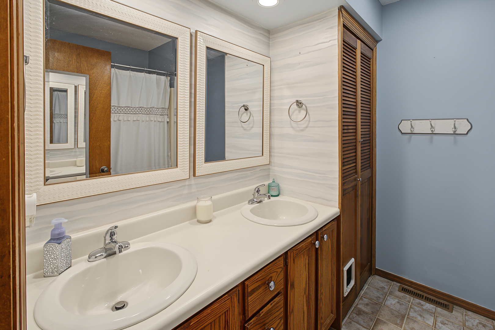 2128 Ivy Court Property Photo 32
