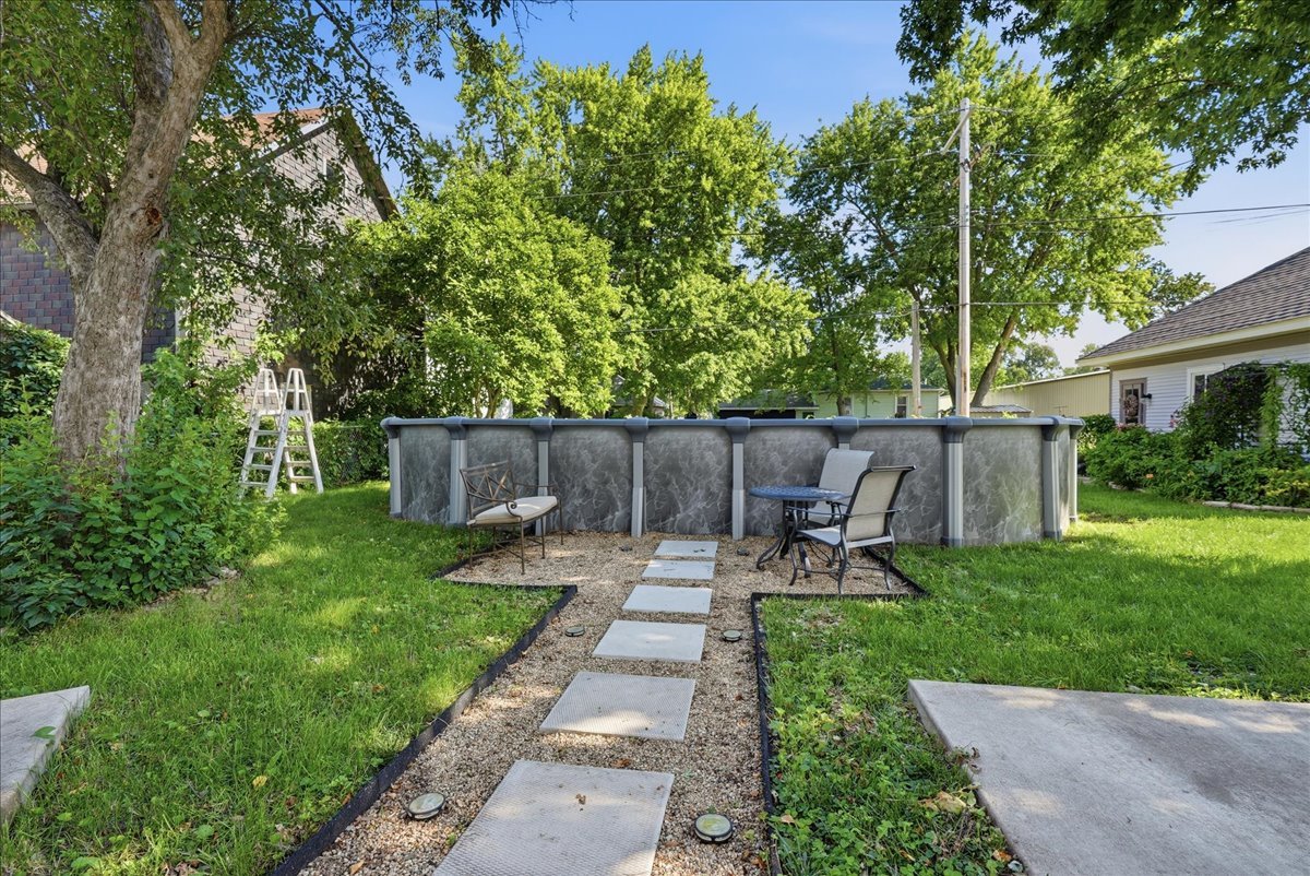 305 W Elm Street Property Photo 11