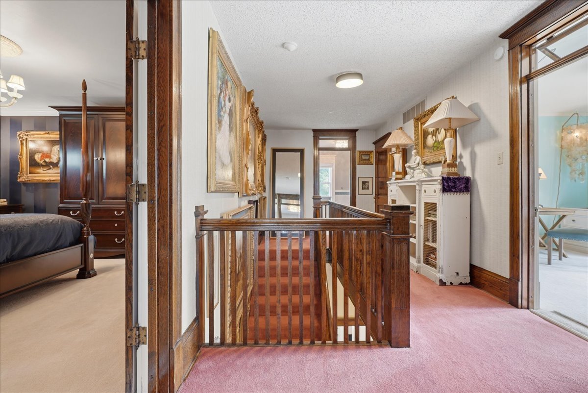 305 W Elm Street Property Photo 54