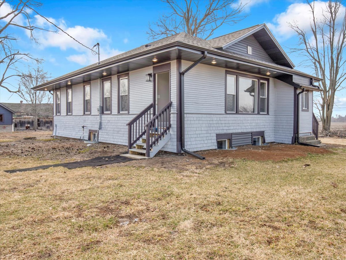 18763 Grade School Road Property Photo 1