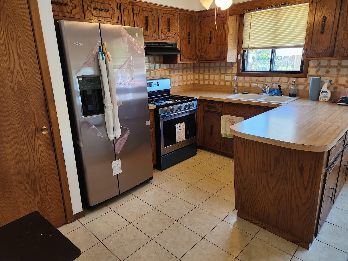 5819 W Higgins Avenue 1d Property Photo 9