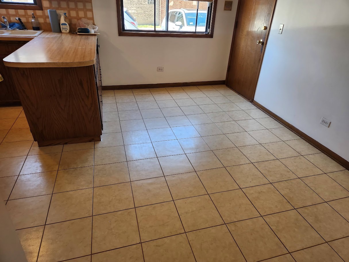 5819 W Higgins Avenue 1d Property Photo 10