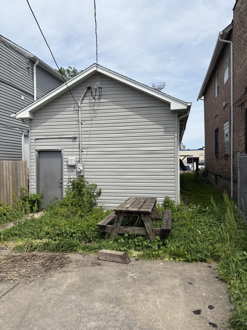 10352 S Torrence Avenue Property Photo 7