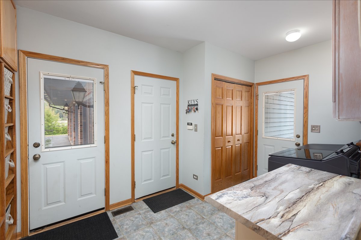 24633 W 103rd Street Property Photo 30