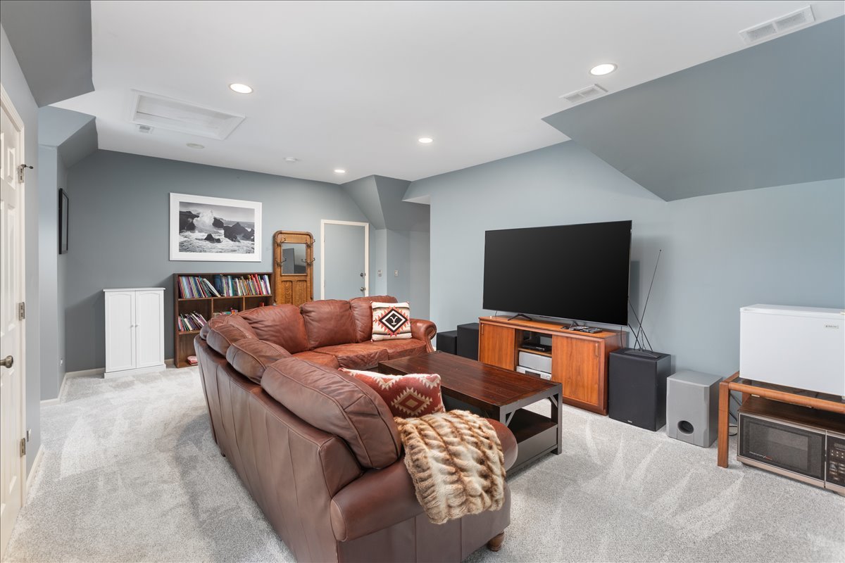 24633 W 103rd Street Property Photo 47