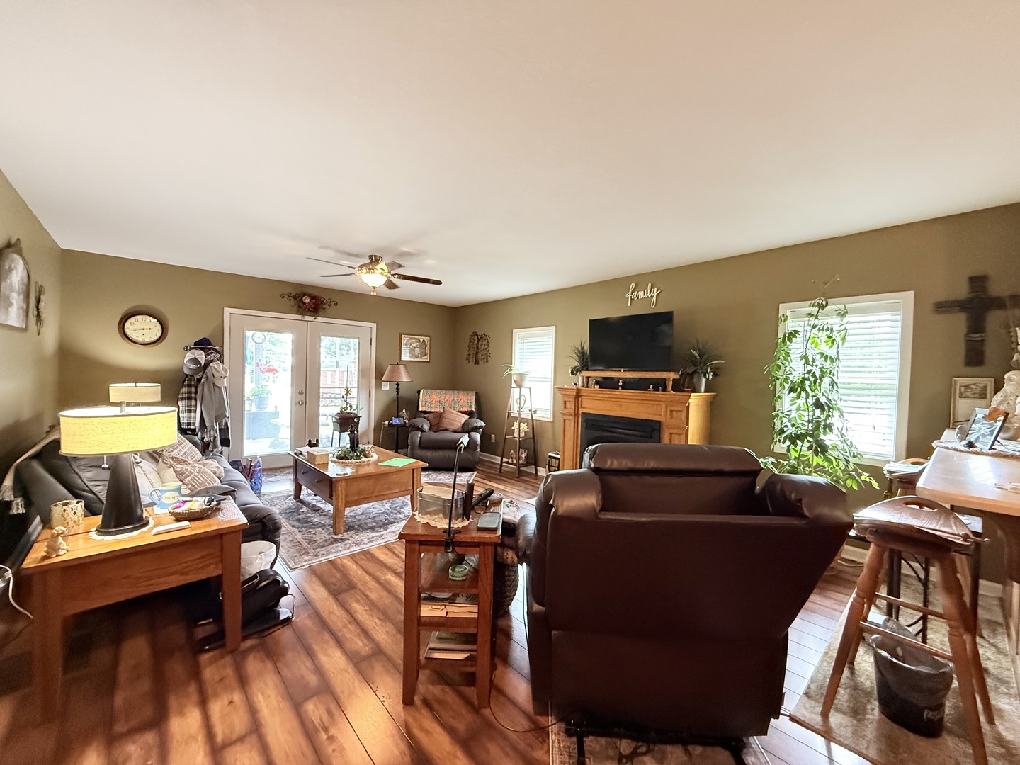 220 E Rose Street Property Photo 7