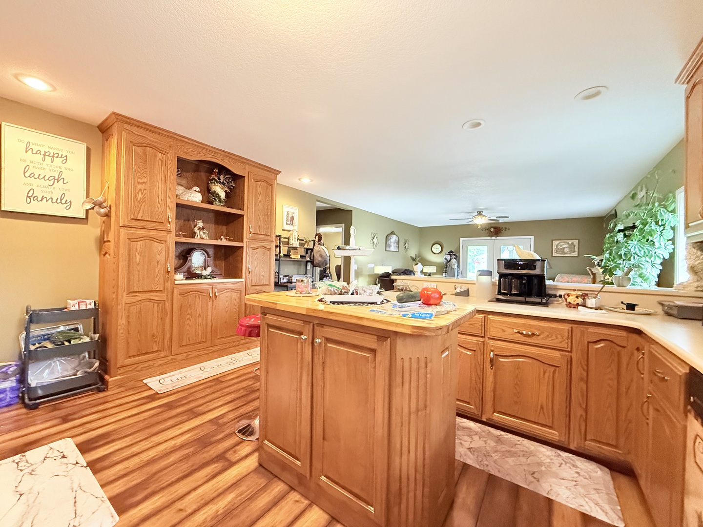 220 E Rose Street Property Photo 9