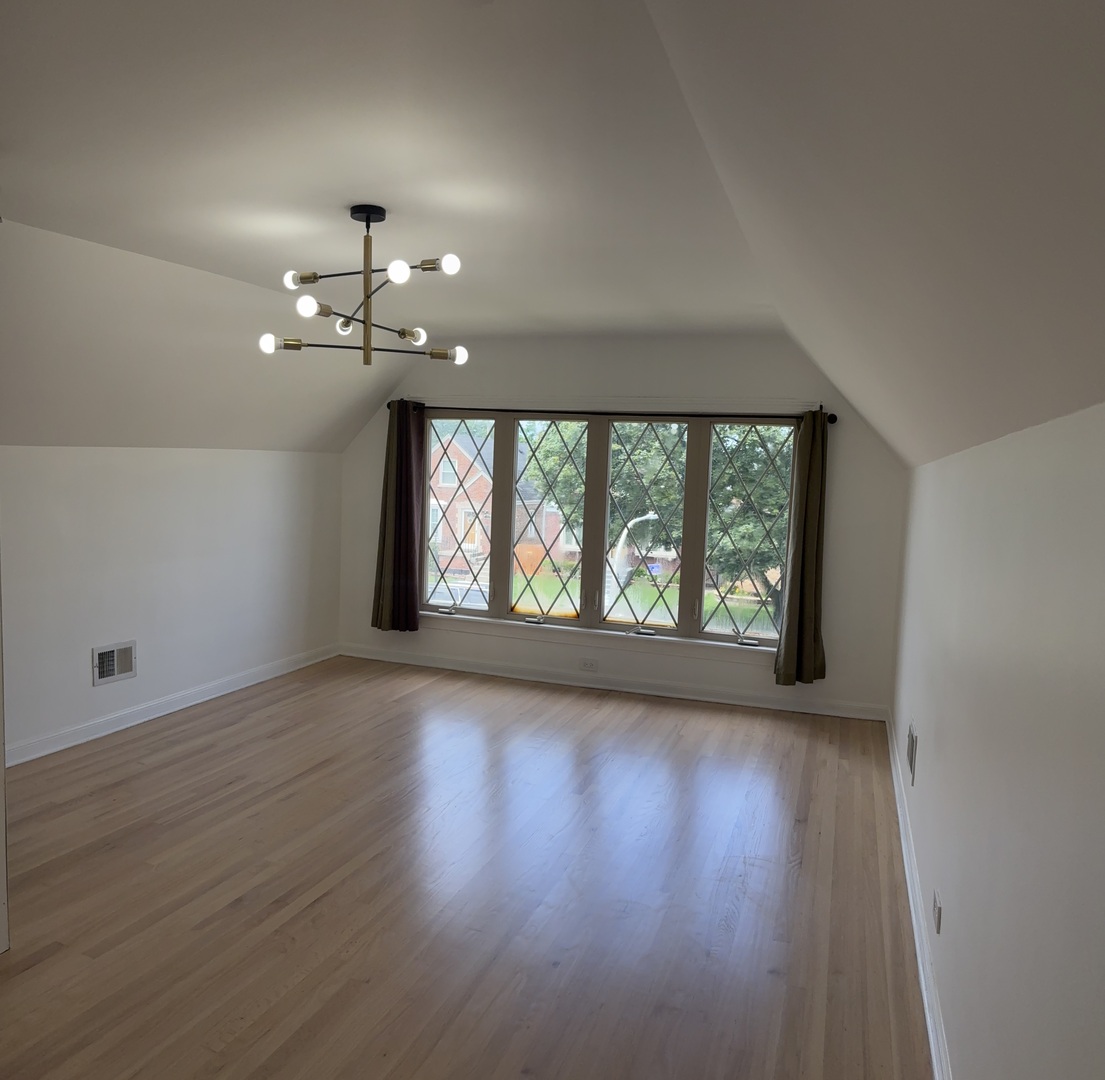 6737 S Kenneth Avenue Property Photo 12