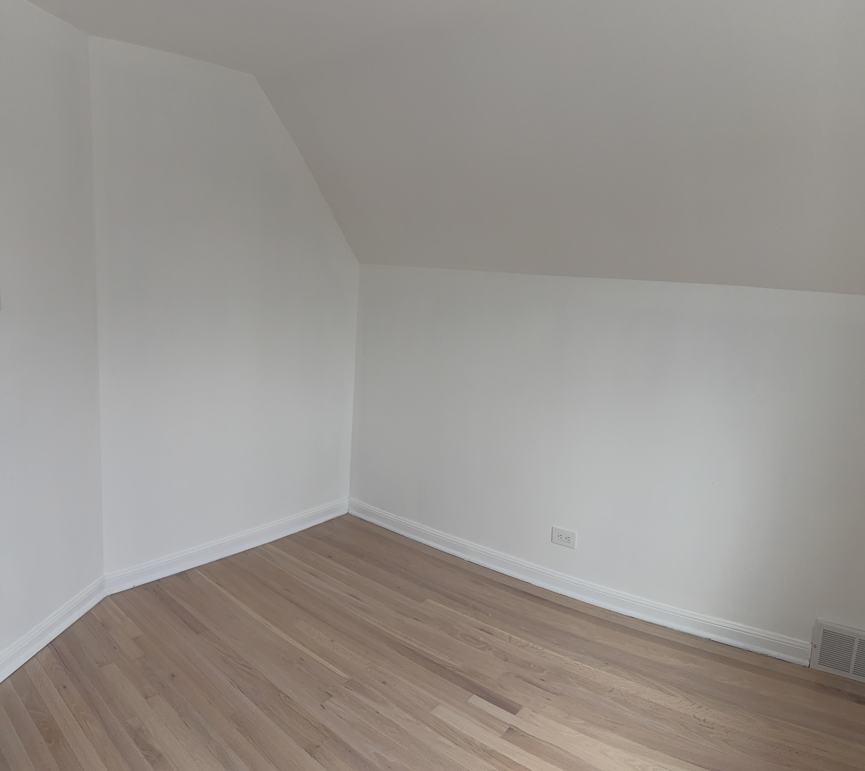 6737 S Kenneth Avenue Property Photo 13