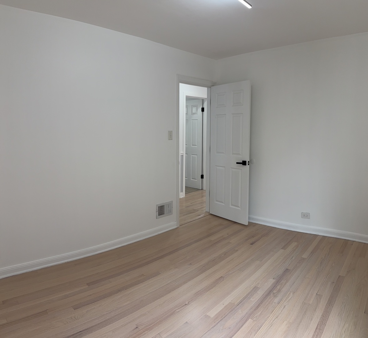 6737 S Kenneth Avenue Property Photo 18