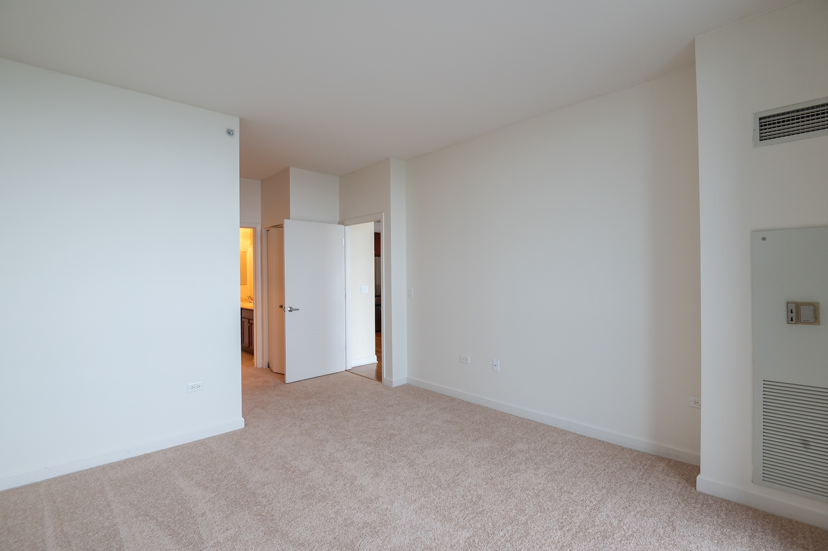 1901 S Calumet Avenue 2003 Property Photo 7