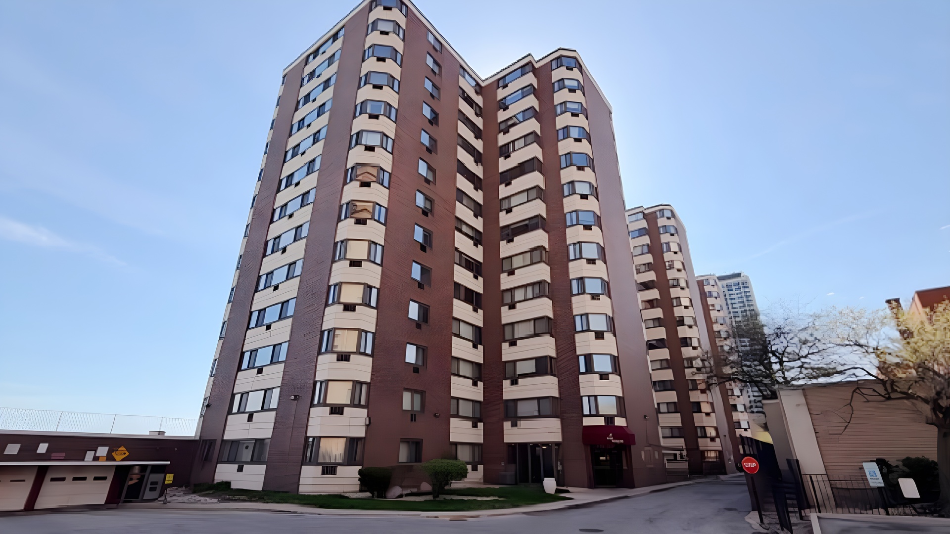 7337 S South Shore Drive 612 Property Photo 1