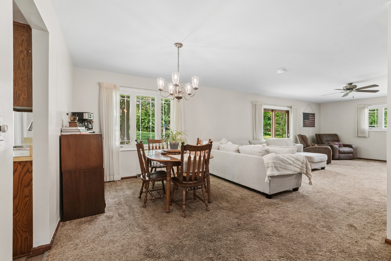 19152 S Richard Avenue Property Photo 4
