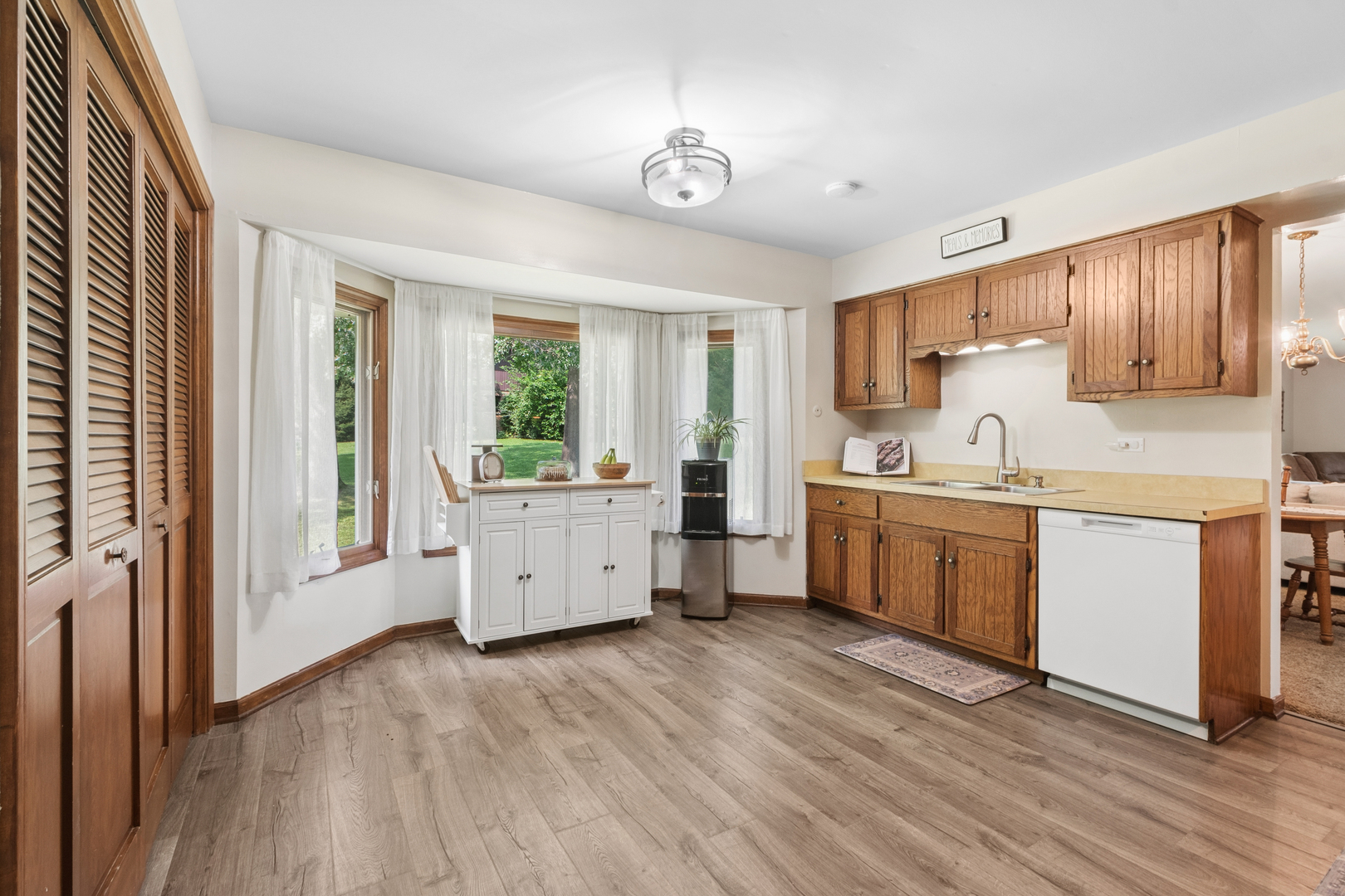 19152 S Richard Avenue Property Photo 8