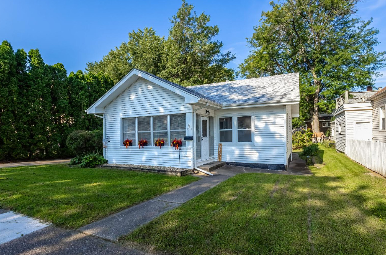 2315 4th Street Property Photo 1