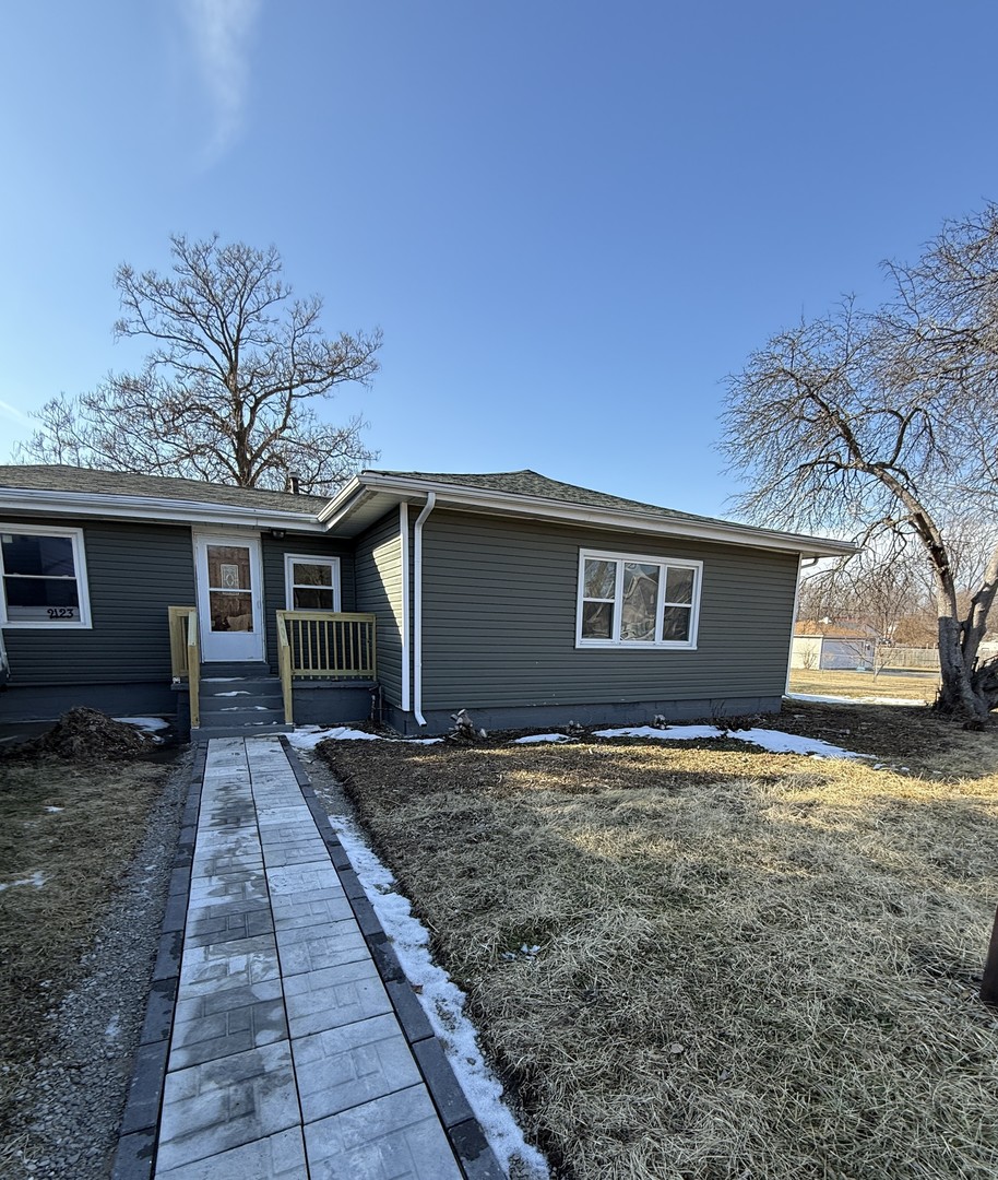 2123 Luther Avenue Property Photo 1