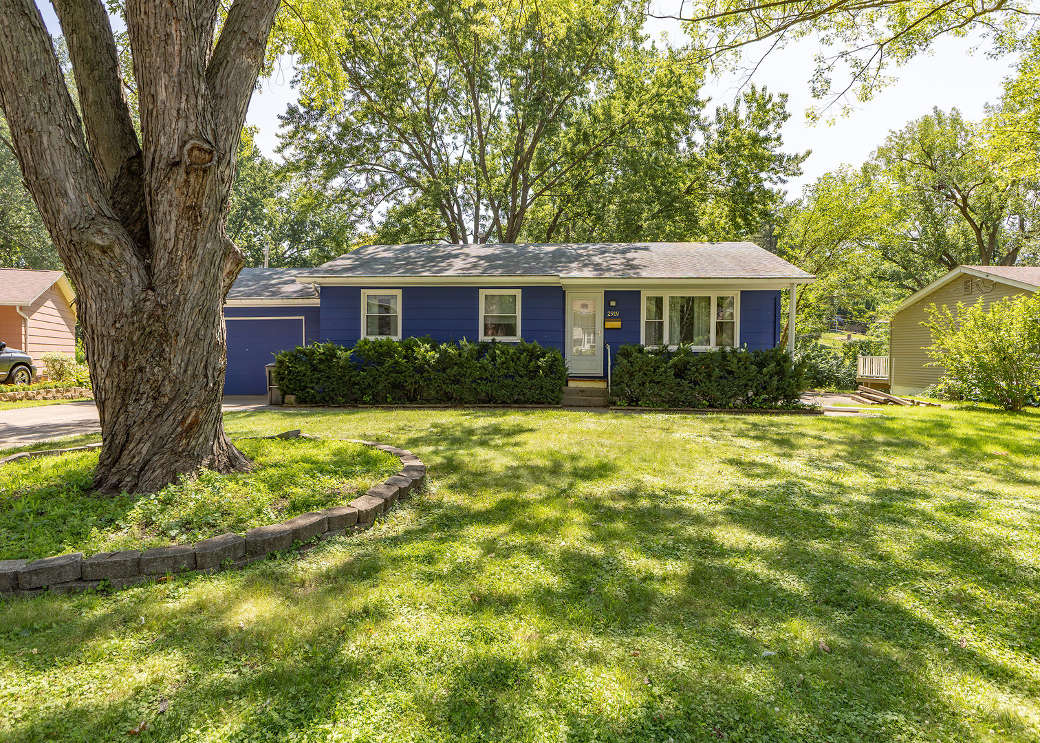 2919 Greenway Drive Property Photo 1