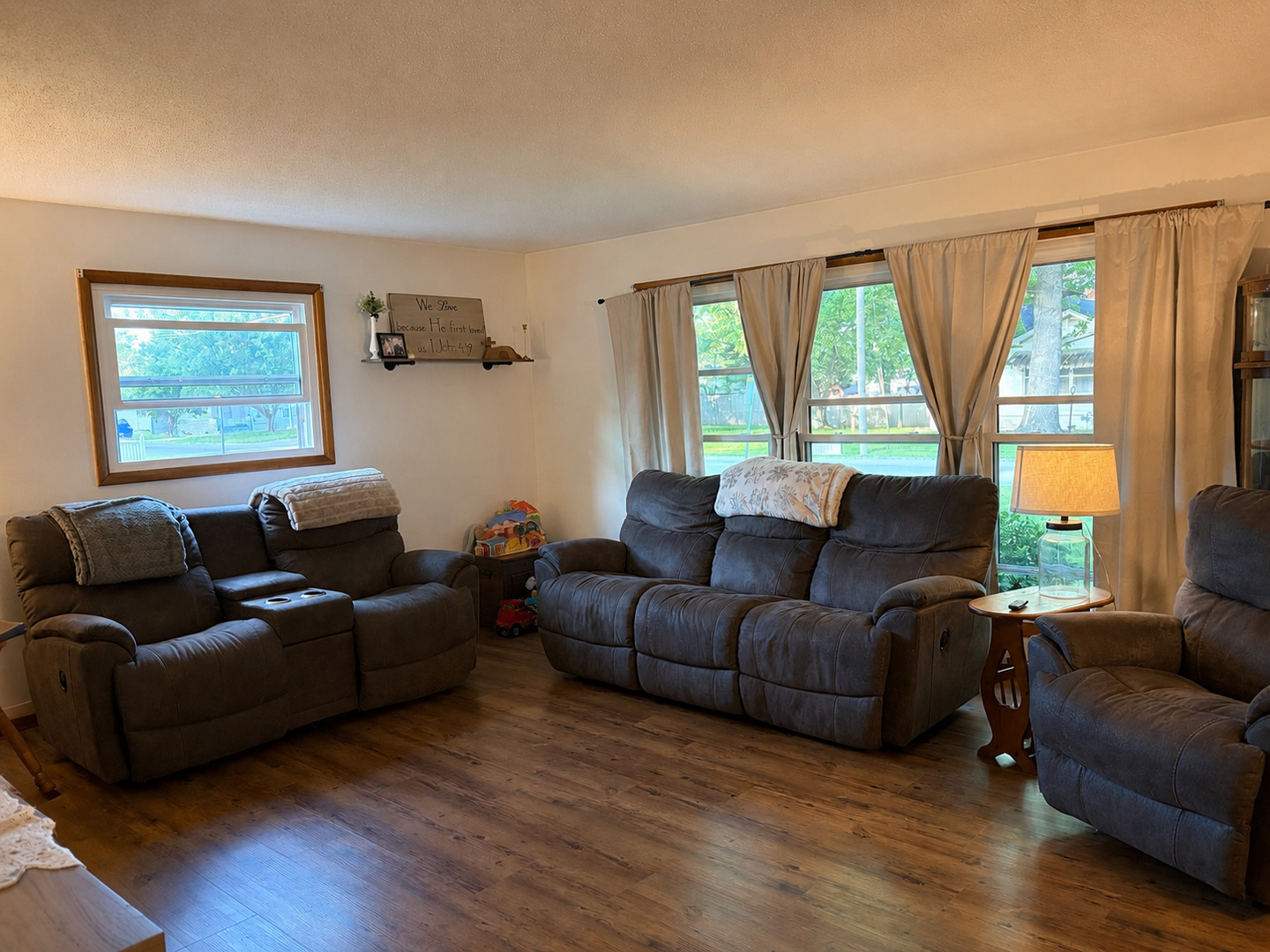 425 N Summers Street Property Photo 4