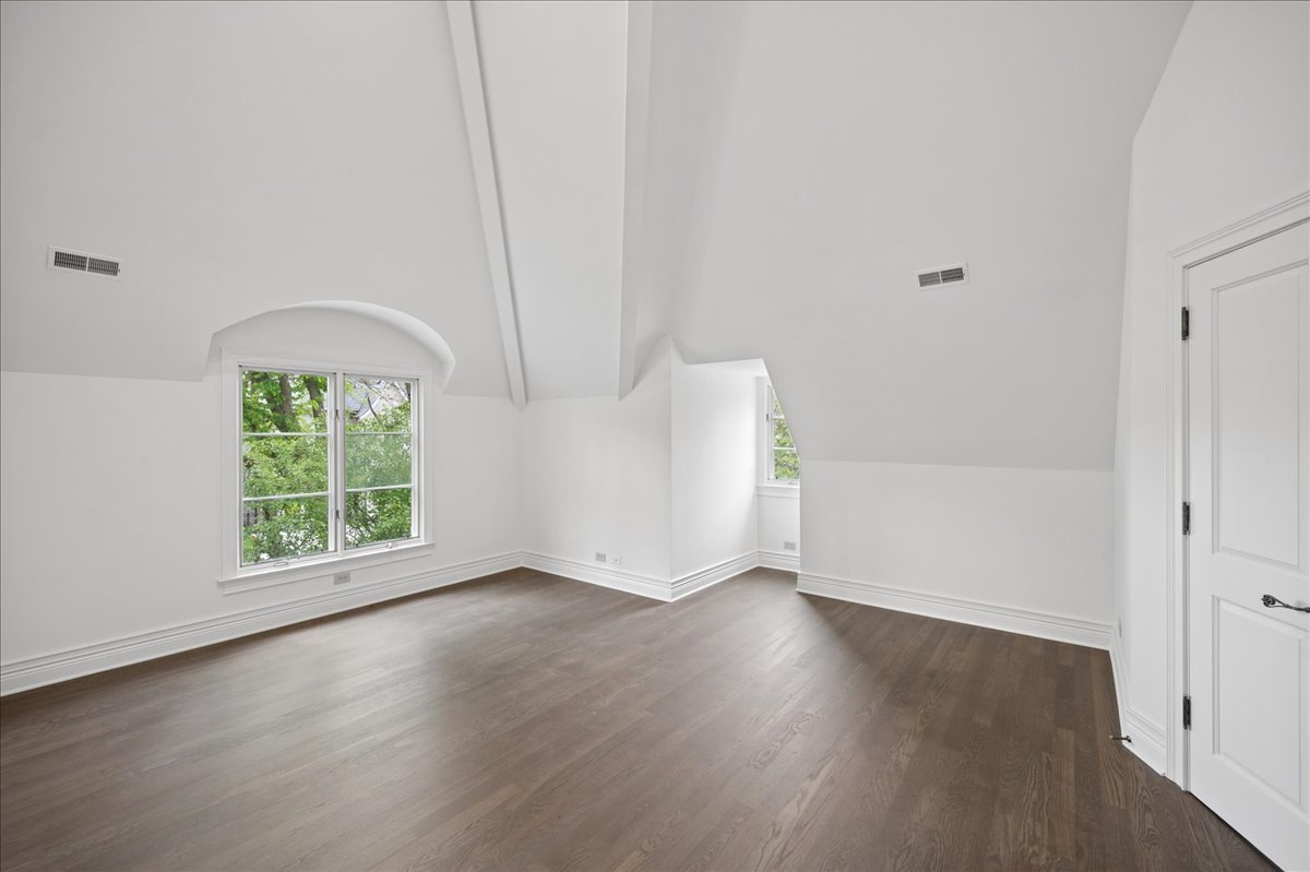 725 Valley Road Property Photo 28