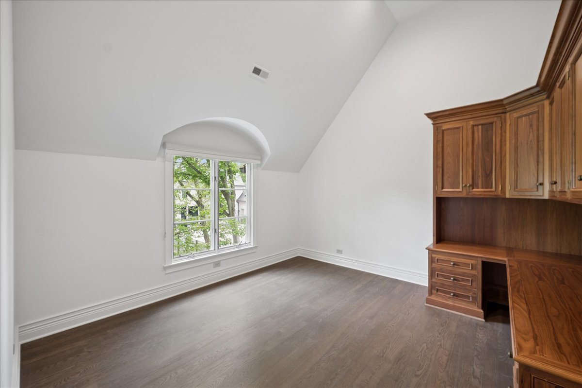 725 Valley Road Property Photo 30