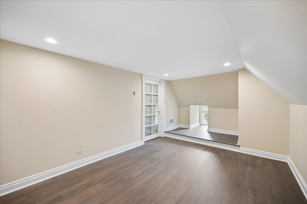 725 Valley Road Property Photo 35