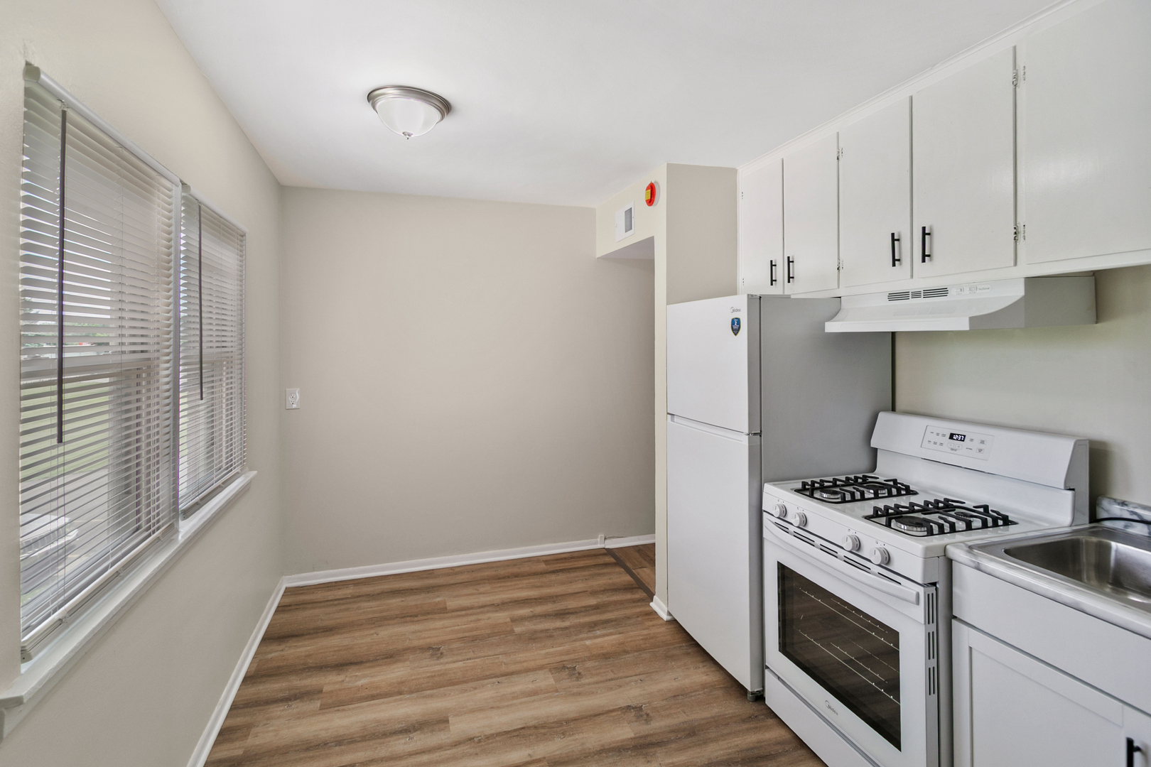 991 Tollview Avenue 10 Property Photo 3