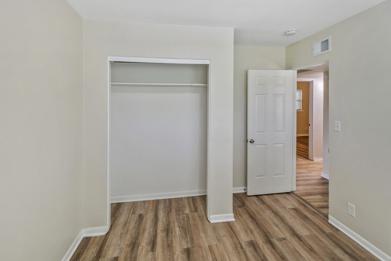 991 Tollview Avenue 10 Property Photo 8