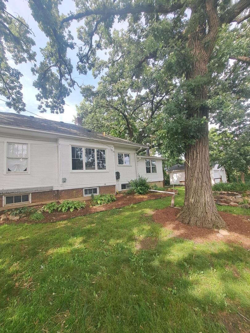 14407 Beacon Avenue Property Photo 2