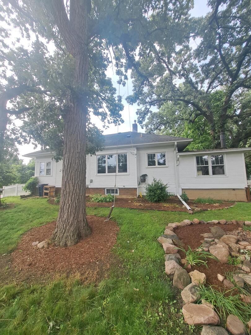 14407 Beacon Avenue Property Photo 3