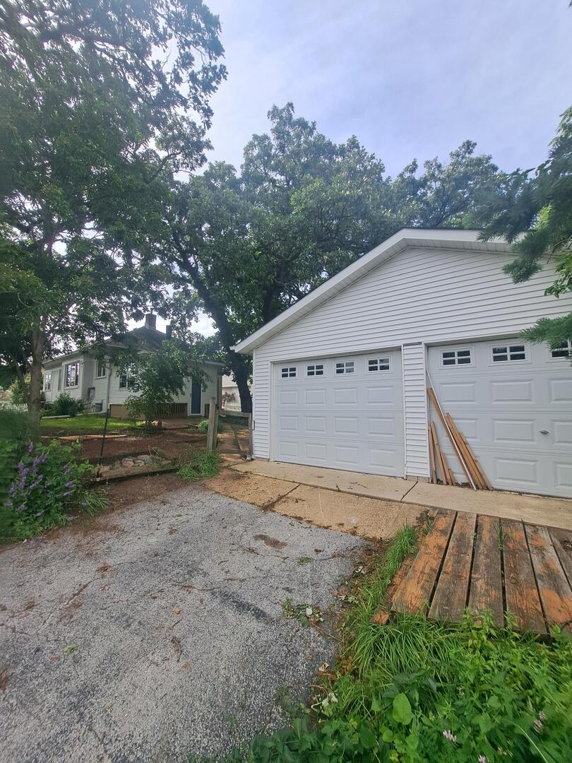 14407 Beacon Avenue Property Photo 4