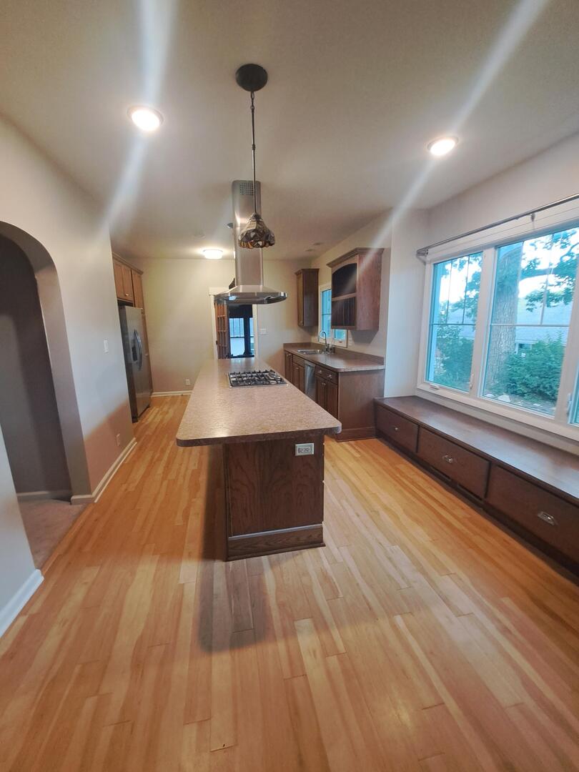 14407 Beacon Avenue Property Photo 8