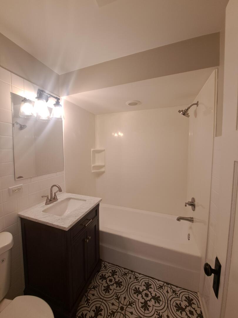 14407 Beacon Avenue Property Photo 11