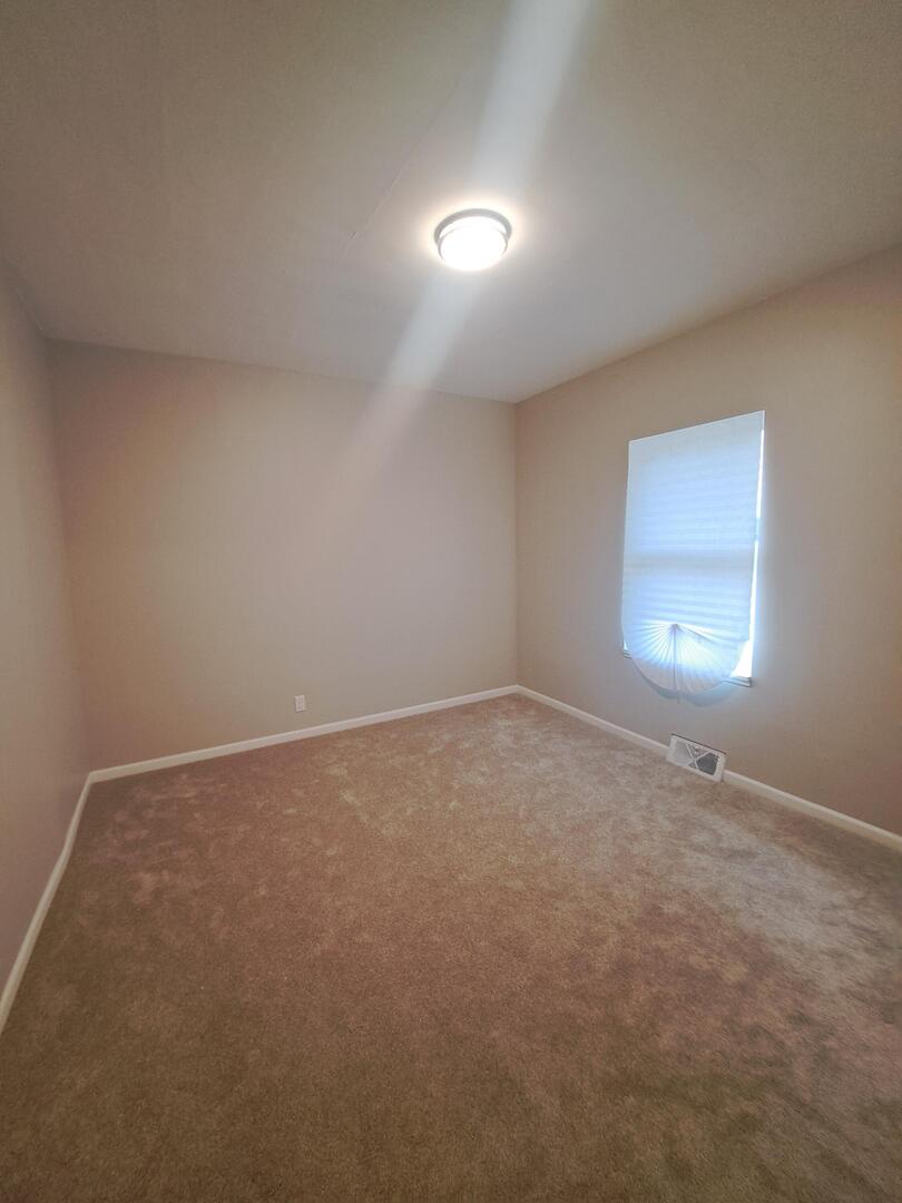 14407 Beacon Avenue Property Photo 12