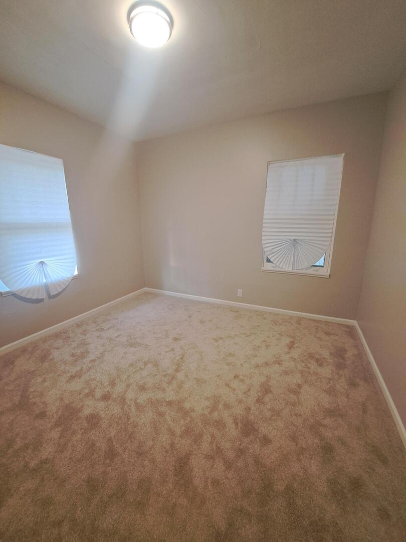 14407 Beacon Avenue Property Photo 13