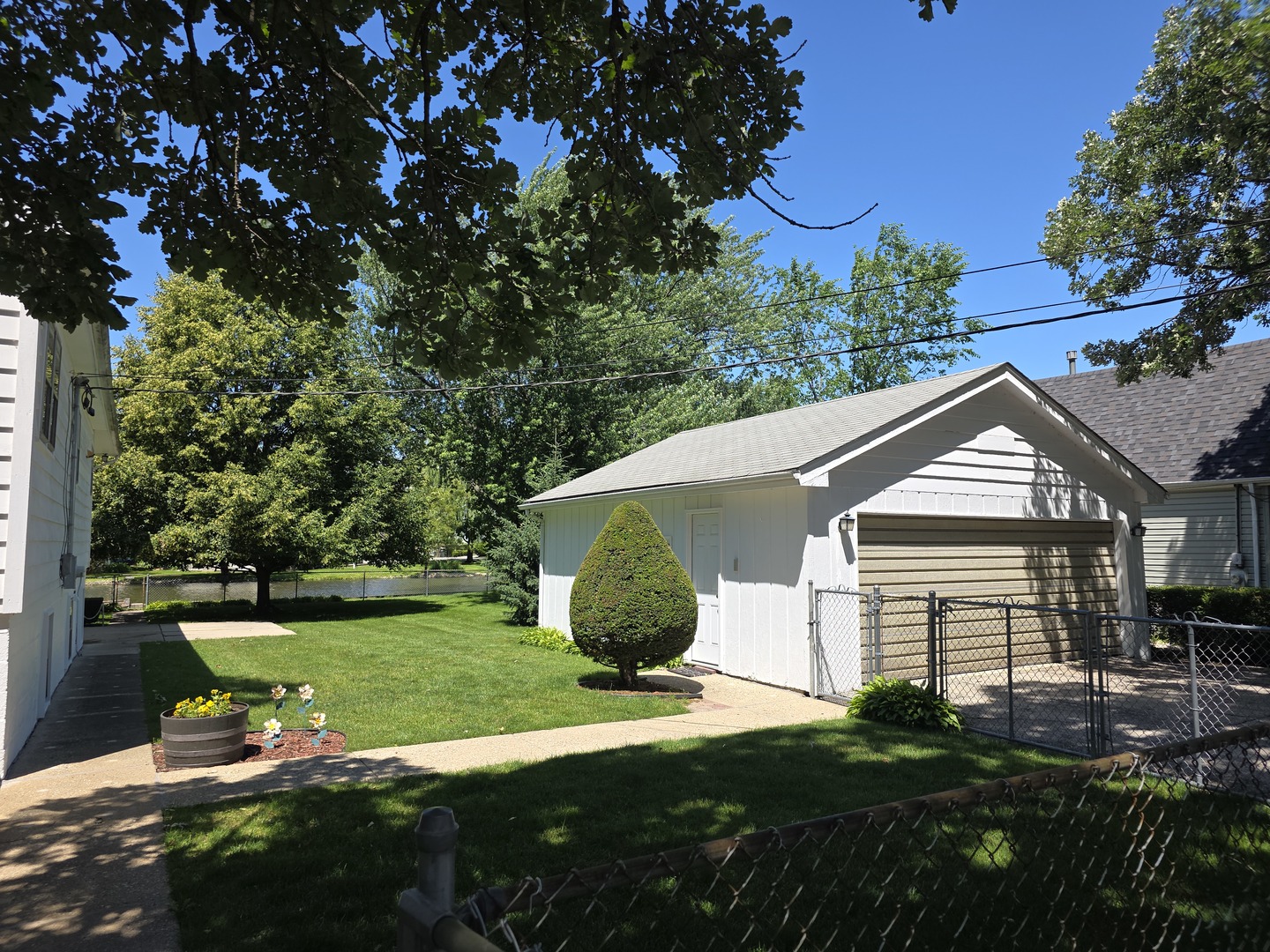26418 N Willow Avenue Property Photo 4