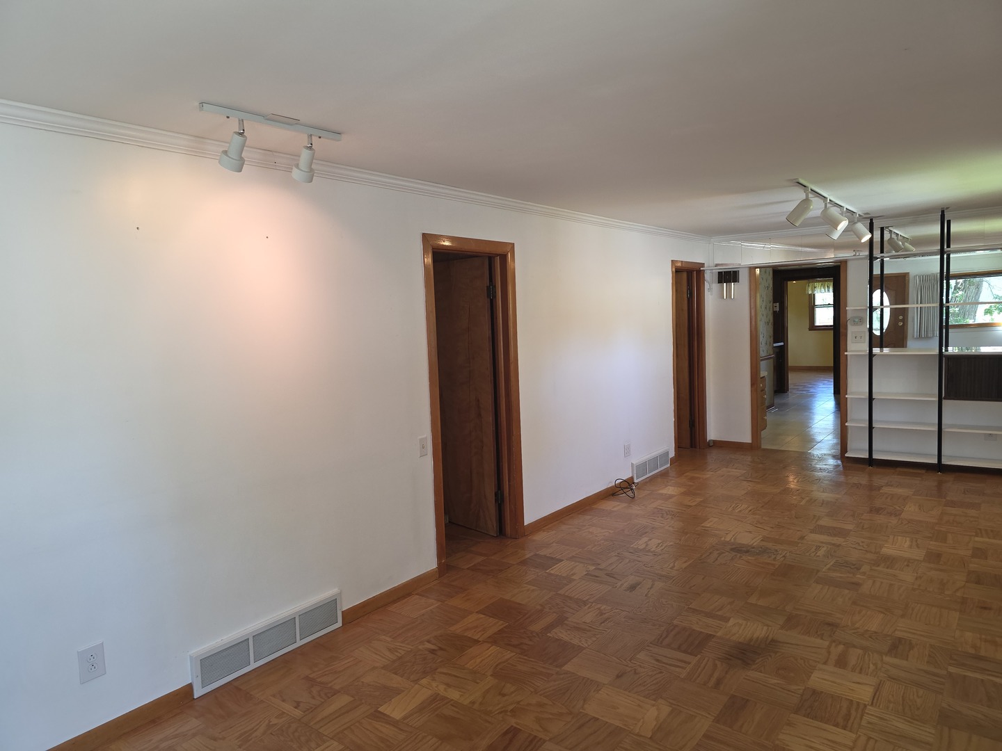 26418 N Willow Avenue Property Photo 6