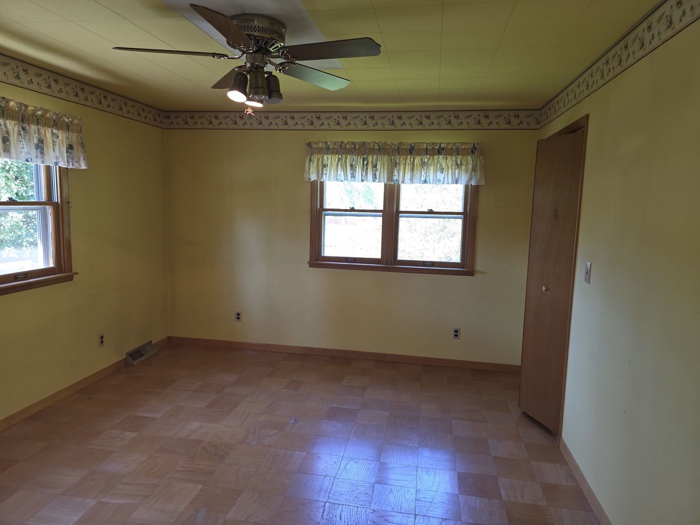 26418 N Willow Avenue Property Photo 14