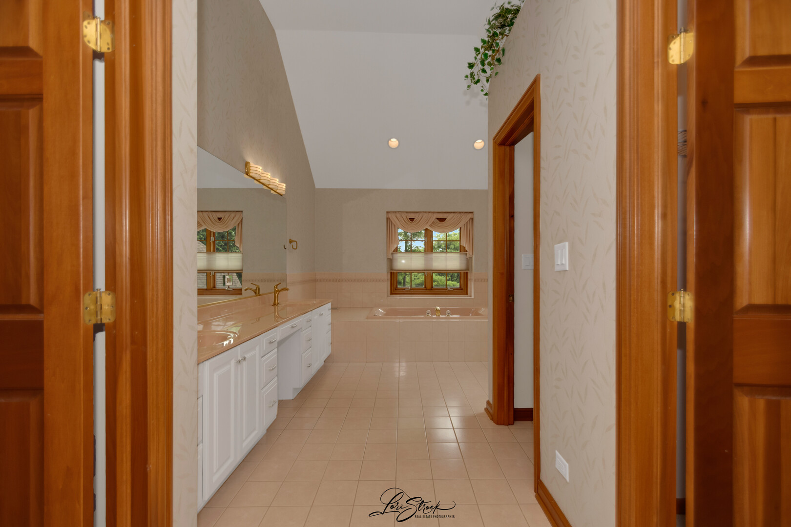 542 W Rosiland Drive Property Photo 40