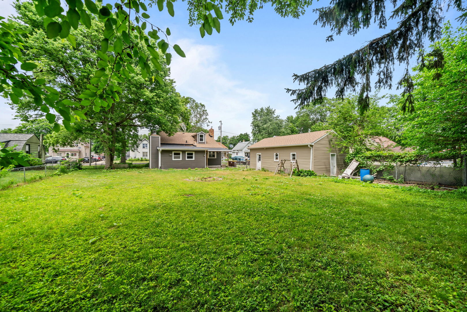 336 W Menomonie Street Property Photo 27