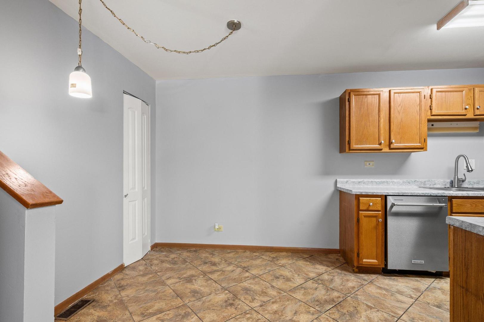 272 Park Ridge Lane A Property Photo 11