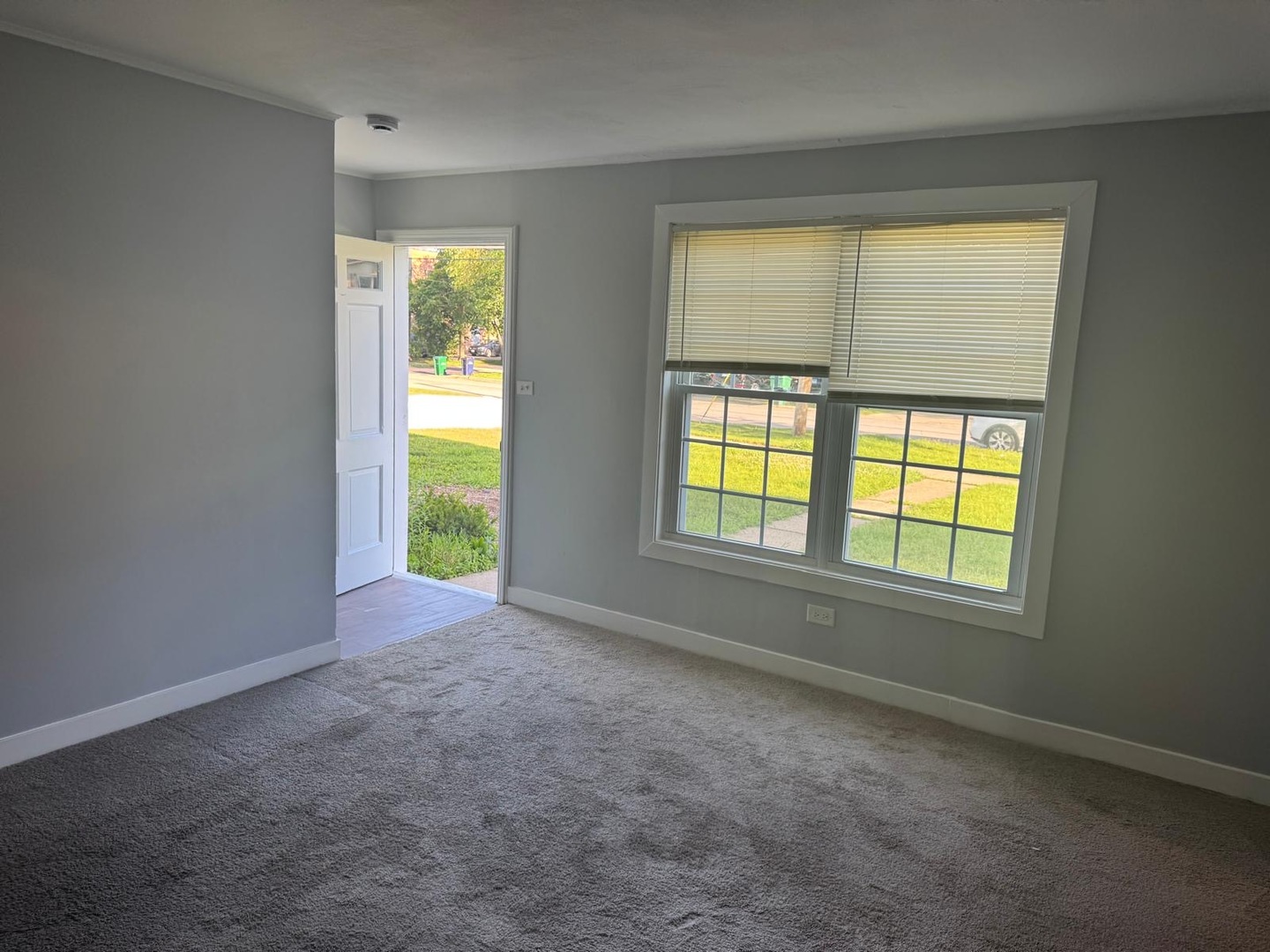 28 W Willow Street Property Photo 4