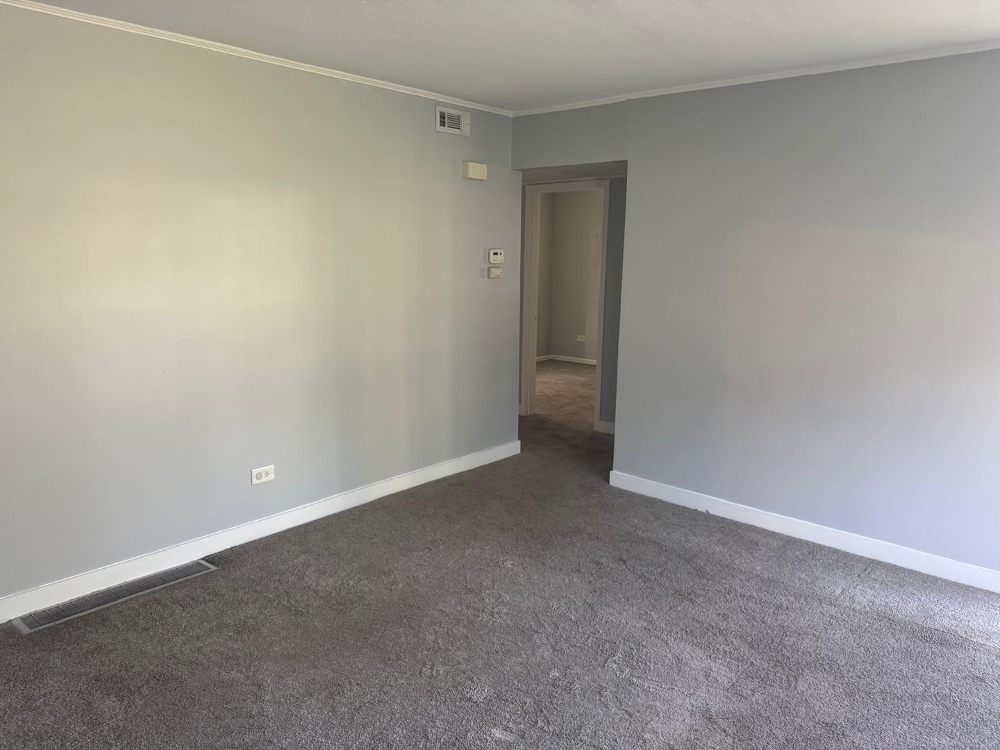 28 W Willow Street Property Photo 5