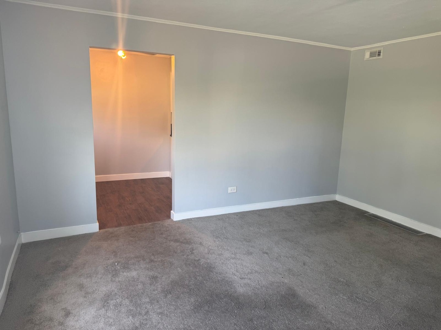 28 W Willow Street Property Photo 7