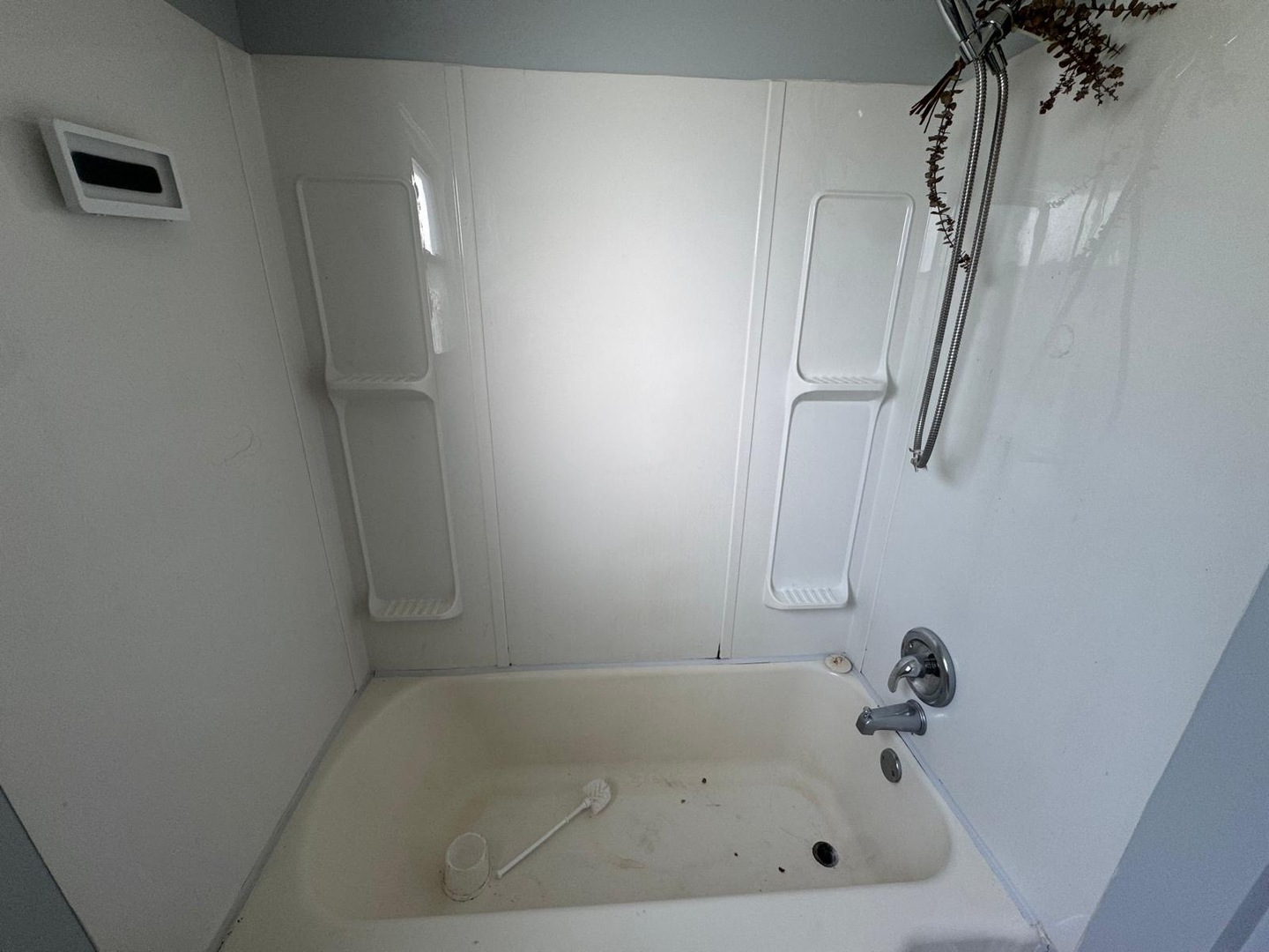 28 W Willow Street Property Photo 17