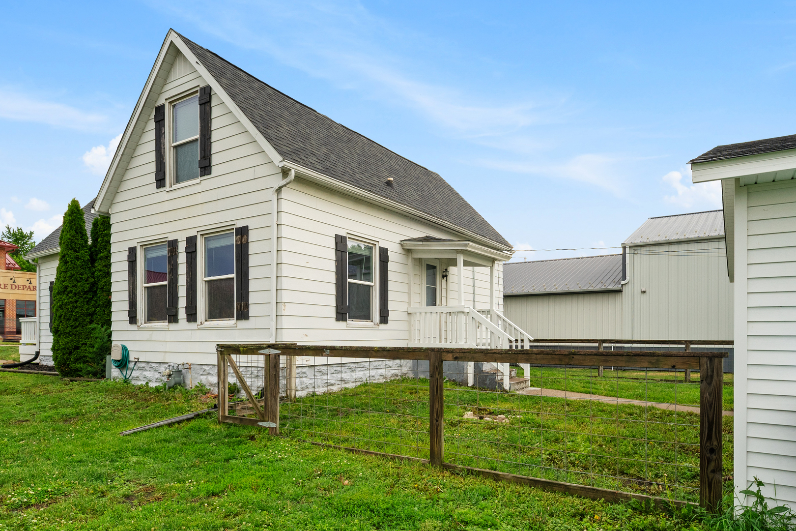 716 10th Street Property Photo 4