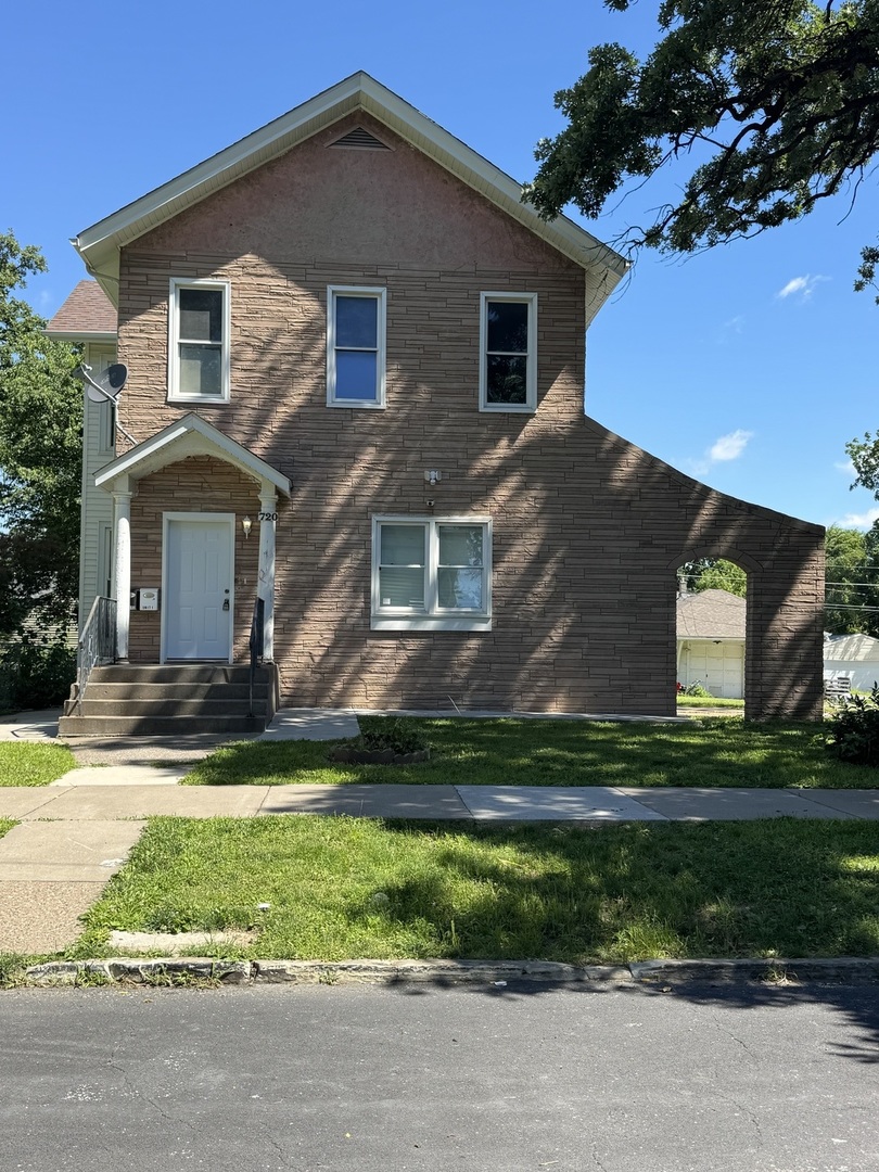 720 E 14th Street 2 Property Photo 1